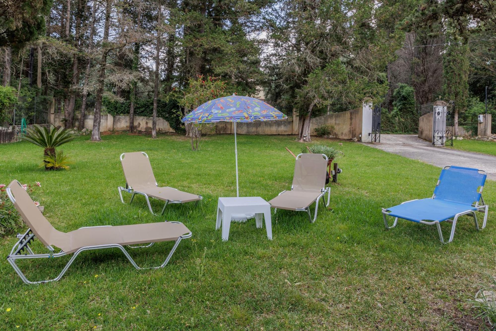 Villa Haris Gazátika エクステリア 写真